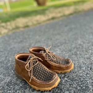 Twisted X Little Boys 12 1/2M Chukka Mocs Woven Top Lace Up Shoes